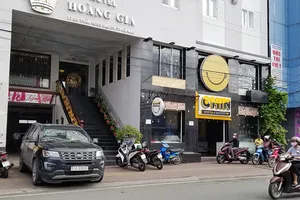 Tài xế làm hỏng ô tô của khách, khách sạn phải đền