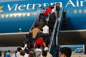 Giá vé máy bay tăng mạnh dịp cận Tết