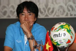 Thầy ngoại đừng mơ đăng quang V-League!