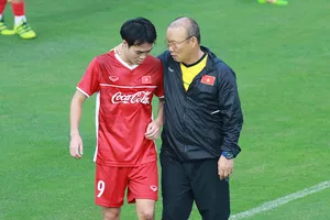 Để ông Park Hang-seo lo!