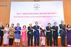 Thủ tướng Nguyễn Xuân Phúc: Nâng cao vị thế phụ nữ ASEAN