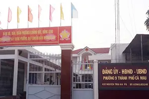 Bị đề nghị kỷ luật vì nhận tiền ‘không khách quan’