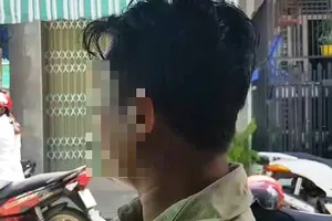 Vụ đổi 100 USD: Ông Rê bị thiệt như thế nào?