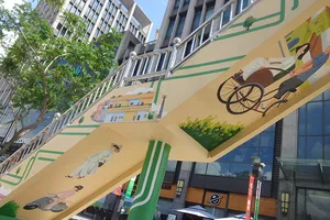 Mặc áo mới cho cầu bộ hành