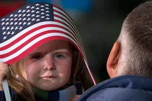 Hết thời đến Mỹ sinh con