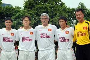 HLV Calisto quay lại Việt Nam và chuyện ‘làm anh khó lắm’