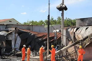 Sẽ khởi tố vụ lật xe bồn gây cháy lớn ở Bình Phước