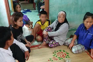 Vụ học sinh bị tát 231 cái: Có nên khởi tố vụ án?