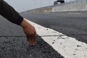 Nhiều cầu trên cao tốc 34.500 tỉ bị sụt lún