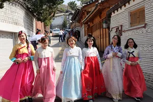 Hàn Quốc cấp visa 10 năm cho người Việt: Vừa mừng vừa lo