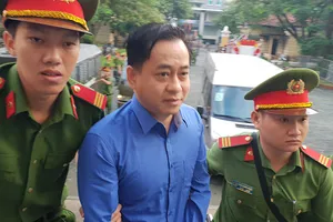 Vũ ‘nhôm’ kêu oan nên bị xét hỏi sau cùng