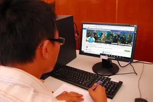 Bị giả mạo tài khoản Facebook, hãy gọi đường dây nóng