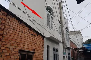 Bất ngờ khi người khác xây nhà trên đất mình