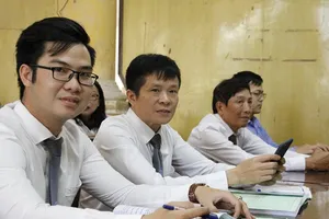 Chiếc áo và vị thế của luật sư