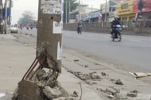 Nguy hiểm từ trụ cáp gãy chân