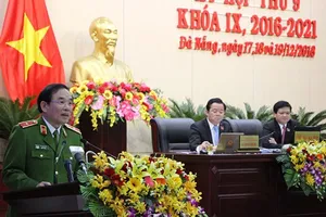 Đà Nẵng cật lực đối phó đánh bạc và ngập lụt