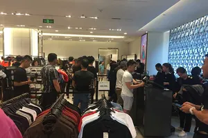 Thời trang ngoại tung hoành trên đất Việt