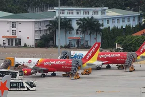 Đình chỉ tổ bay hạ cánh nhầm đường băng