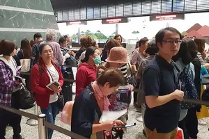 Mang ớt, tỏi, trứng… đến nước ngoài bị phạt trăm triệu