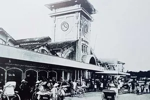 Hơn 200 hình ảnh tái hiện TP.HCM qua 320 năm