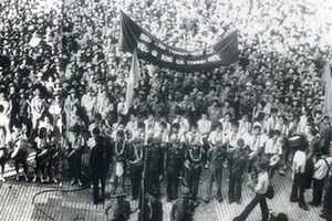 Khi cần cầm súng, họ sẵn sàng!