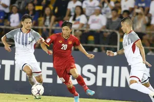 Xem thầy trò Eriksson ‘chống bão’ ra sao?