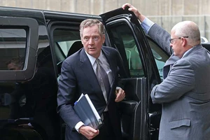 Không để ông Trump dao động trước Trung Quốc