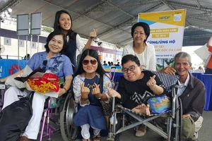 VĐV marathon chiều cao hơn nửa mét:Tự tin như 'Cô Ba Baby'