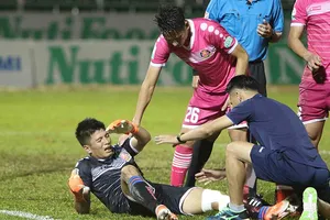 V-League thời công nghệ đi trước sân bãi