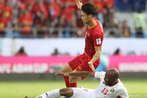 Jordan hoảng loạn trước những đôi chân thăng hoa