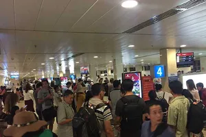 Vé máy bay Tết giá rẻ hết, hạng thương gia còn