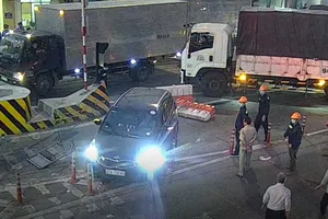 Quận Bình Tân: Ùn tắc ở BOT An Sương - An Lạc do gây rối