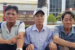 Ông ve chai và bà công nhân được chia đôi giải độc đắc