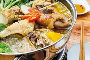 Ăn rong hàng ‘độc’ Sài Gòn