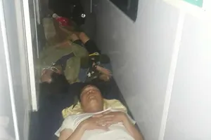 Ai kiểm tra việc nhồi nhét khách trên tàu hỏa?