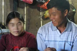 Bị bán sang Trung Quốc làm vợ cho cả gia đình chồng