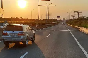 Tổng công ty cao tốc lạm quyền của Chính phủ