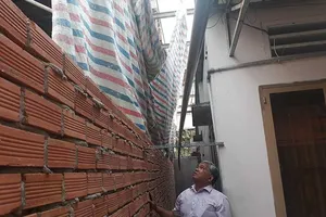 Công trình che chắn sơ sài, hộ kế bên lãnh đủ