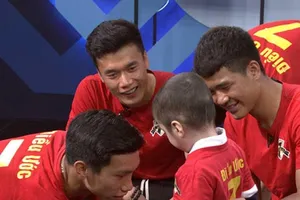 Đề cử Fair Play 2018: Chuyện tuyển thủ Việt Nam và bé Tôm