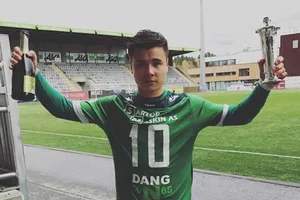 Để Alexander Dang được như Đặng Văn Lâm