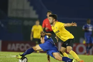 Maranon lập hat trick, B. Bình Dương ‘sụp hầm’ sân nhà