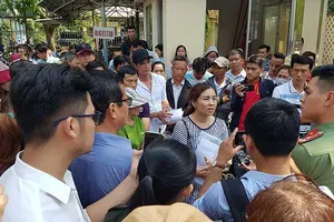 Quảng Nam trấn an dân vụ 1.000 người đòi giấy đỏ