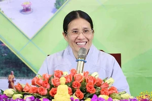 Hóa giải oán nghiệp bằng tiền là rất sai