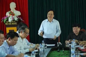 Xử sao với 5 học sinh lột đồ, đánh bạn?