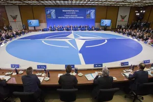 Tam giác Nga, Iran, Trung Quốc thách thức NATO