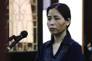 Nữ y sĩ làm lây bệnh sùi mào gà đối diện 10 năm tù