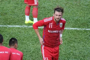 Quấy rối tình dục, cựu tiền đạo Bình Dương ra tòa