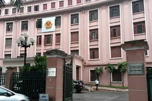 Nóng chuyện di dời bộ/ngành, sốt đất nền