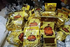 Nhóm người vứt cả tấn ma túy khi bị truy bắt