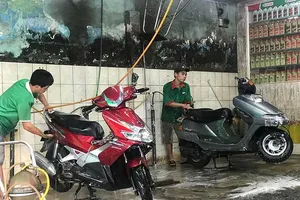 Tranh cãi về đề xuất tăng 5% phí môi trường